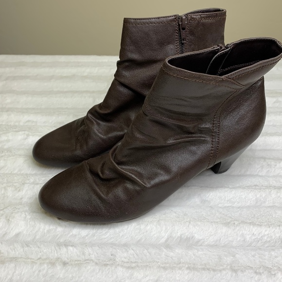 Hush Puppies Soft Style‎ Brown Booties - Picture 1 of 8